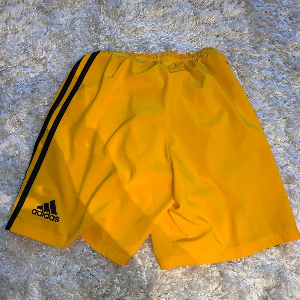 Pacsun - gold adidas shorts